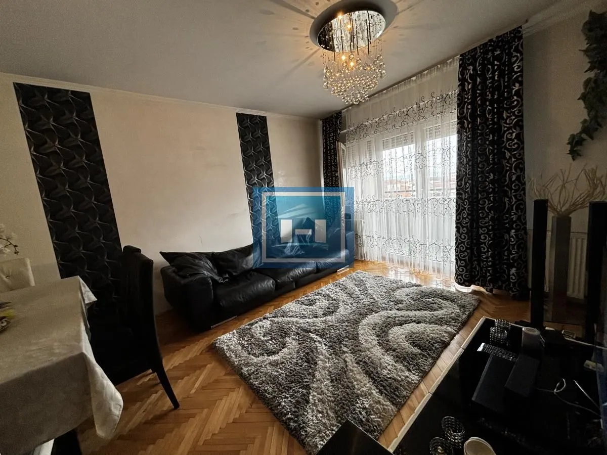 Prodaja, trosoban stan, 85m², Centar, Jagodina