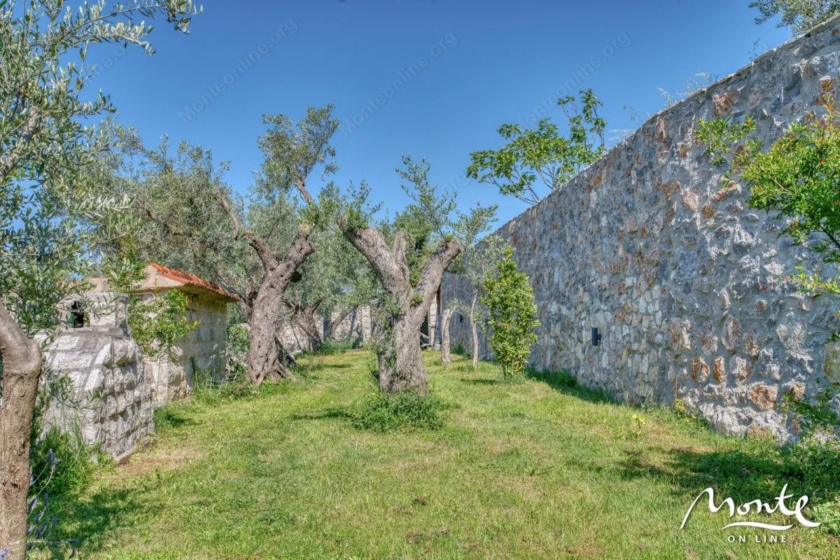 Sale, house, 480m², Reževići, Budva