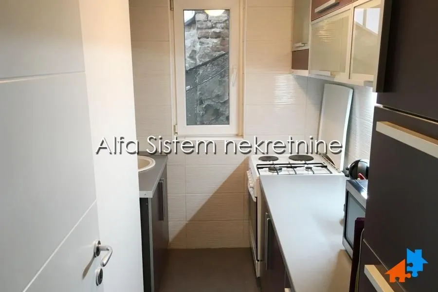 Izdavanje, trosoban stan, 68m², Stari Grad, Beograd