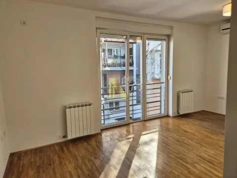 Izdavanje, poslovni prostor, 25m², Centar, Novi Sad - image 2