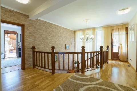 Prodaja, kuća, 240m², Sutomore, Bar - image 8