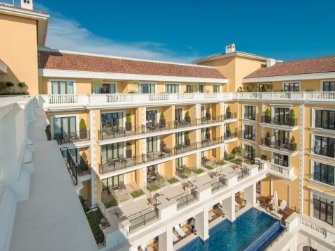 Prodaja, trosoban stan, 190m², Tivat, Crna Gora - image 16