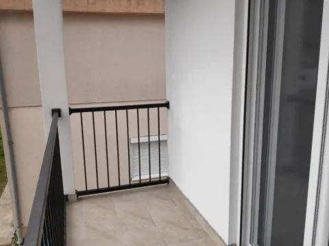 Rent, one bedroom apartment, 72m², Polje, Bar - image 6