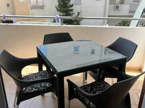 Rent, one bedroom apartment, 47m², Bečići, Budva - image 5