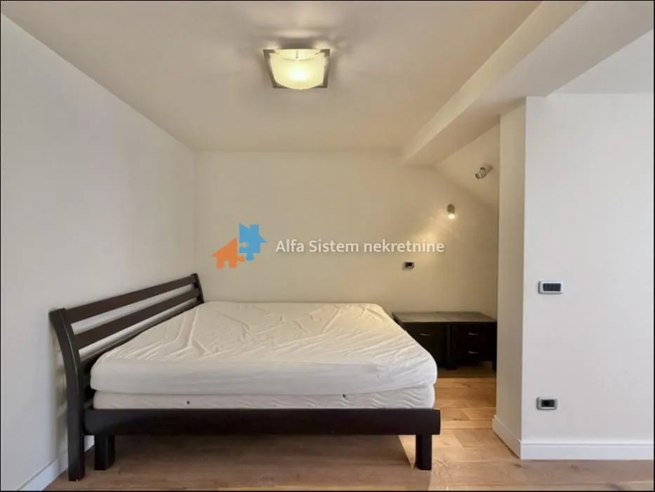 Rent, house, 300m², Čukarica, Beograd