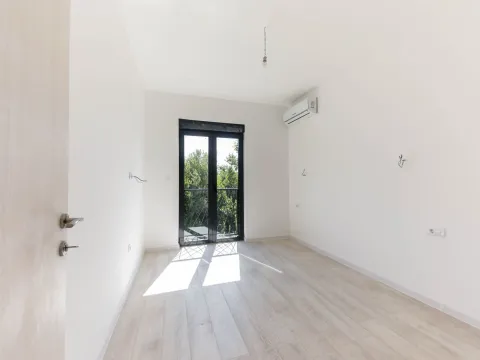 Prodaja, trosoban stan, 82m², Tivat, Crna Gora - image 16
