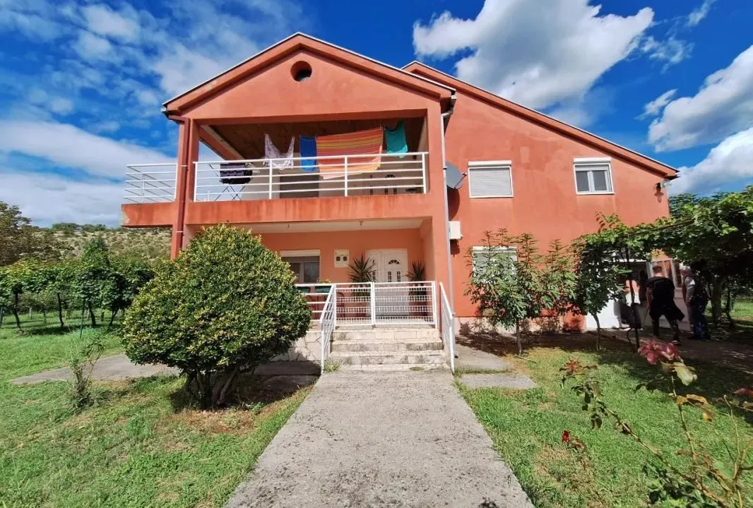 Sale, house, 212m², Danilovgrad, Crna Gora