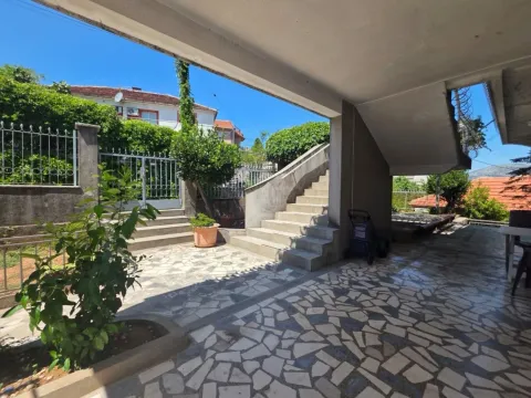 Izdavanje, trosoban stan, 130m², Preko Morače, Podgorica - image 18