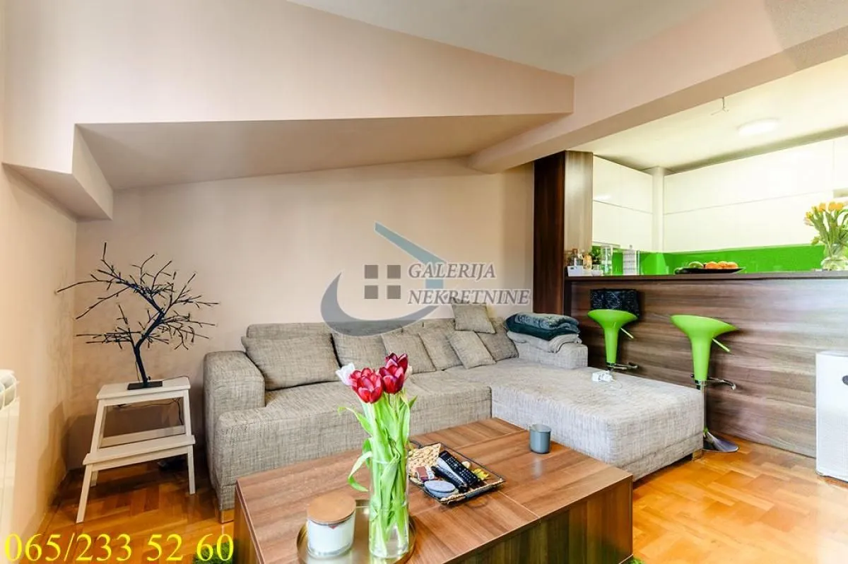 Prodaja, trosoban stan, 58m², Uciteljsko Naselje, Zvezdara Sve Podlokacije