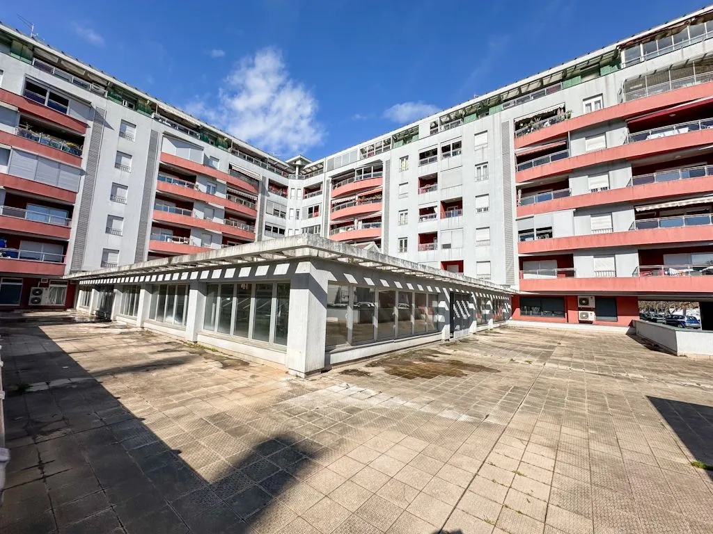 Rent, office space, 1990m², Preko Morače, Podgorica