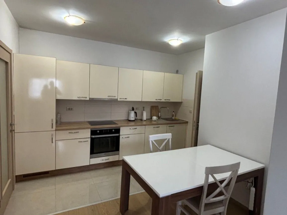 Izdavanje, dvosoban stan, 71m², City Kvart, Podgorica