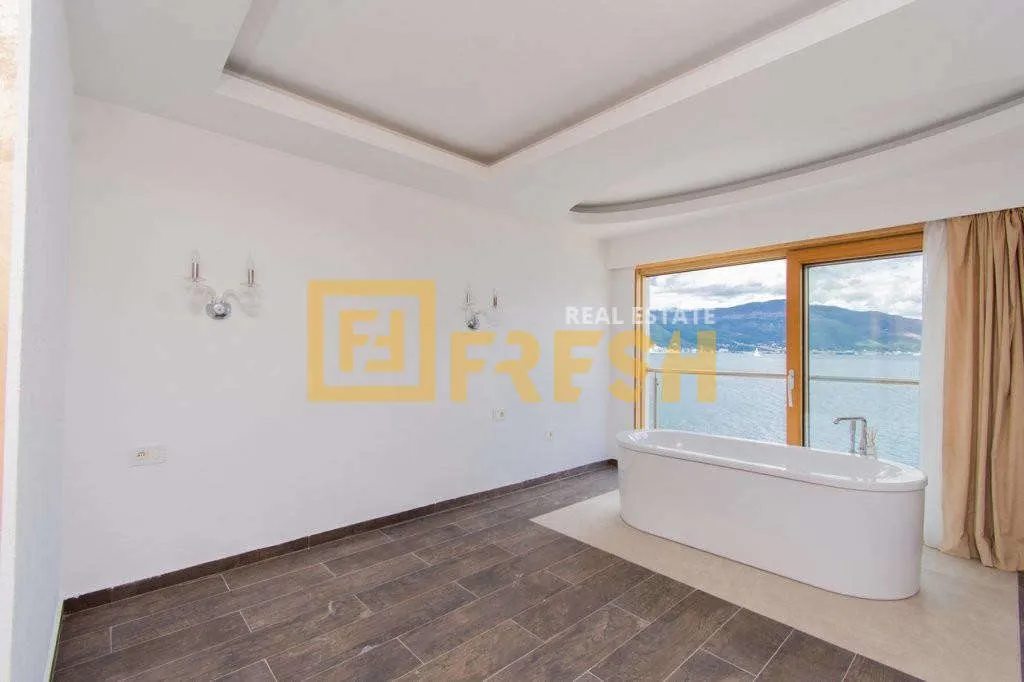 Prodaja, kuća, 300m², Tivat, Crna Gora