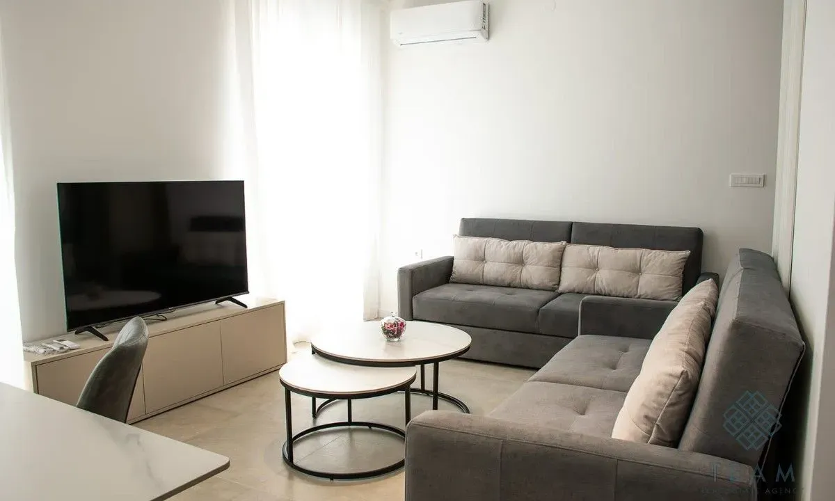 Izdavanje, jednosoban stan, 60m², Radanovići, Kotor