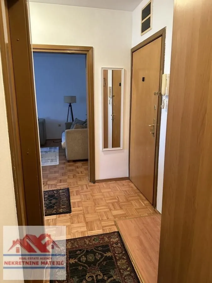 Prodaja, dvosoban stan, 60m², Centar, Kragujevac