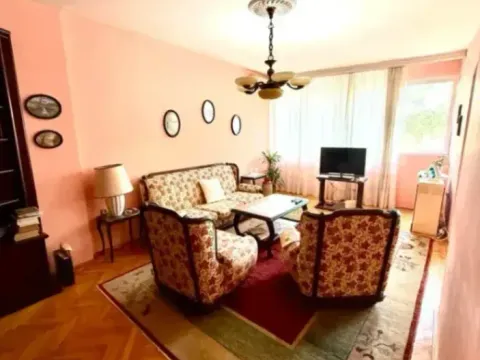 Prodaja, trosoban stan, 100m², Pejton, Podgorica - image 2