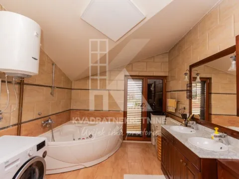 Izdavanje, kuća, 600m², Zeta, Podgorica - image 19