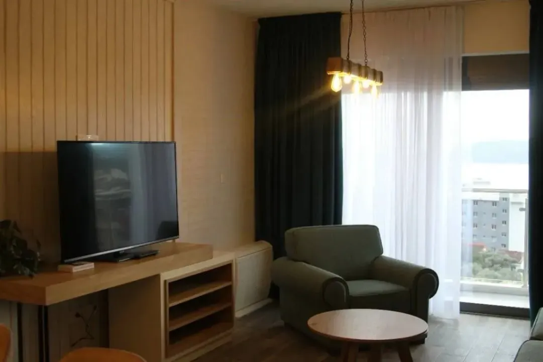 Rent, two bedroom apartment, 86m², Bečići, Budva