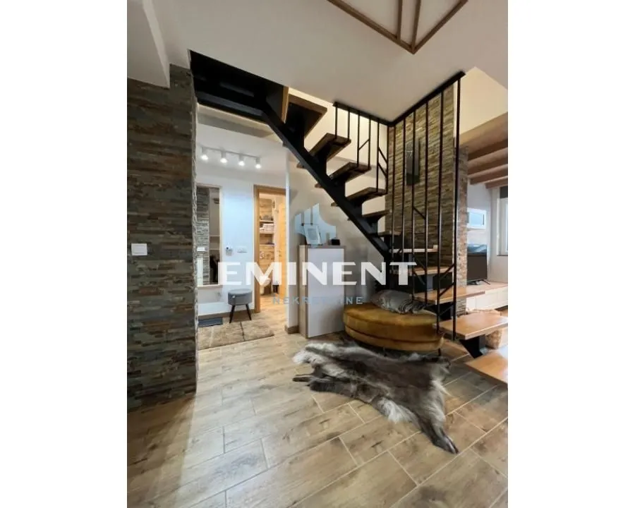 Prodaja, trosoban stan, 59m², Centar, Zlatibor