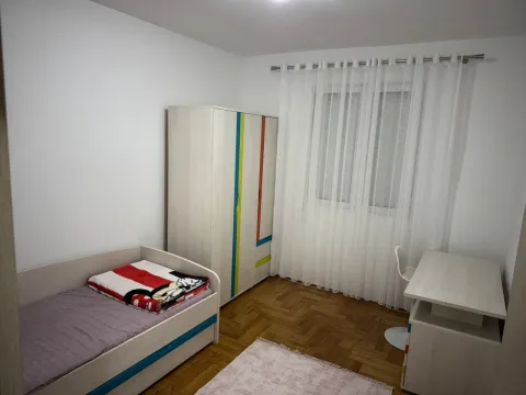 Izdavanje, dvosoban stan, 80m², Stari Aerodrom, Podgorica - image 6