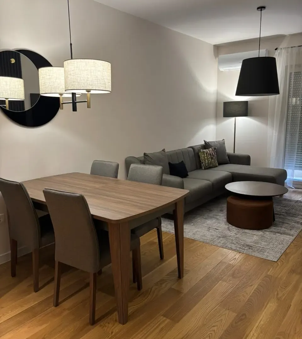 Izdavanje, jednosoban stan, 42m², Central Point, Podgorica