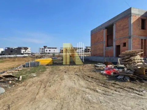 Zemljište in Karagača