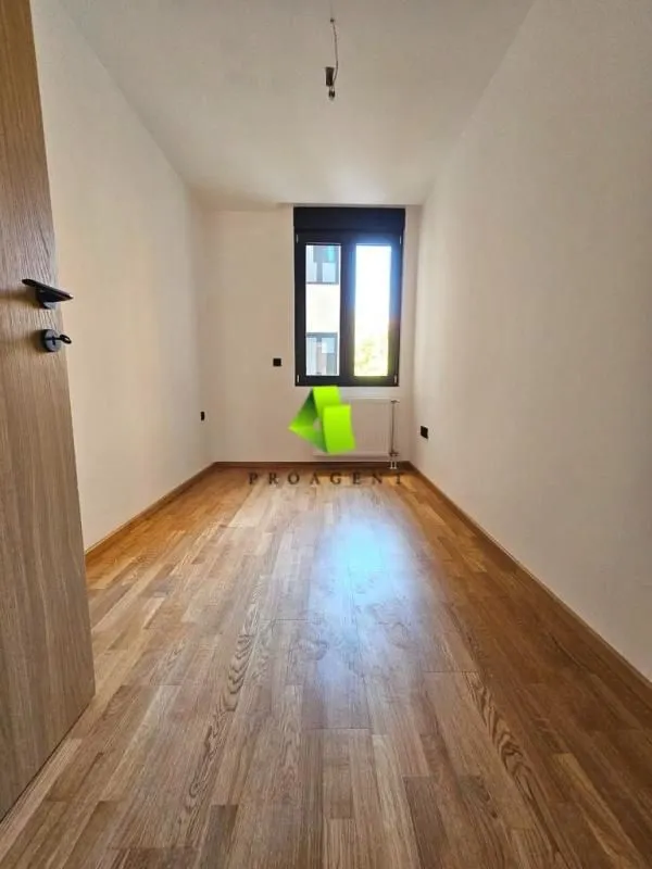 Prodaja, trosoban stan, 84m², Medijana, Niš