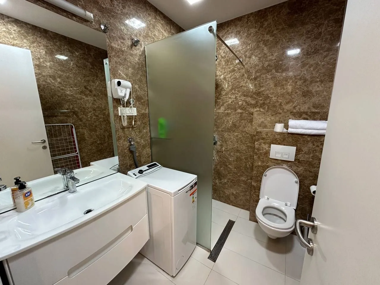 Rent, one bedroom apartment, 62m², Tre Canne, Budva
