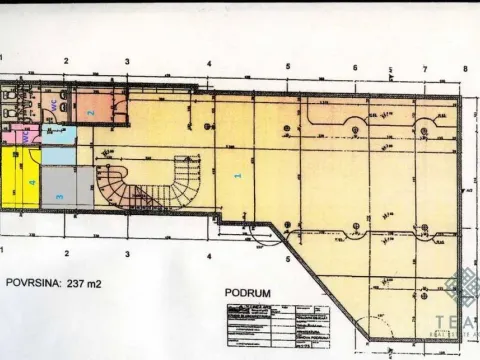 Izdavanje, poslovni prostor, 1000m², Centar, Podgorica - image 20