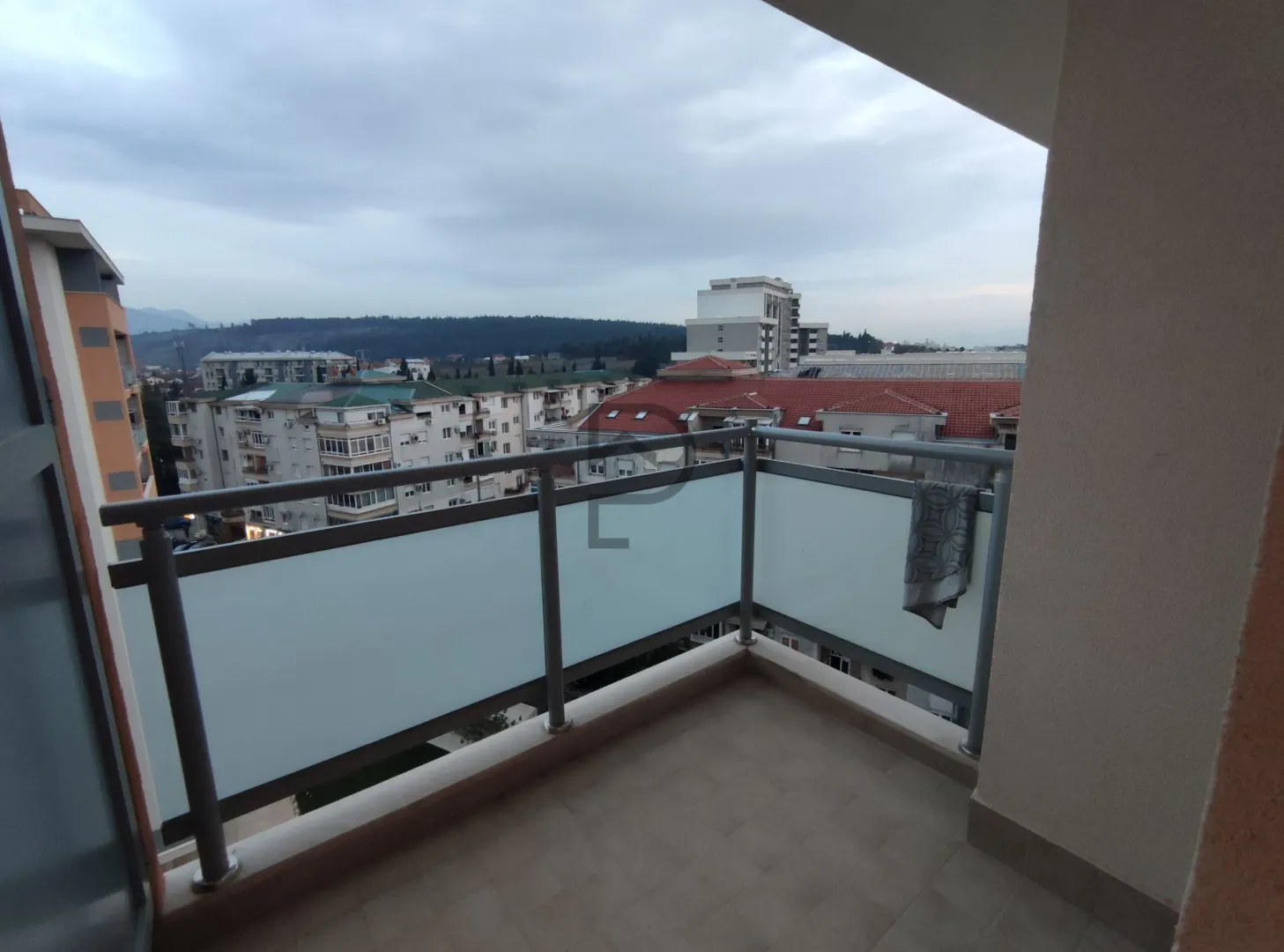 Izdavanje, jednosoban stan, 45m², City Kej, Podgorica