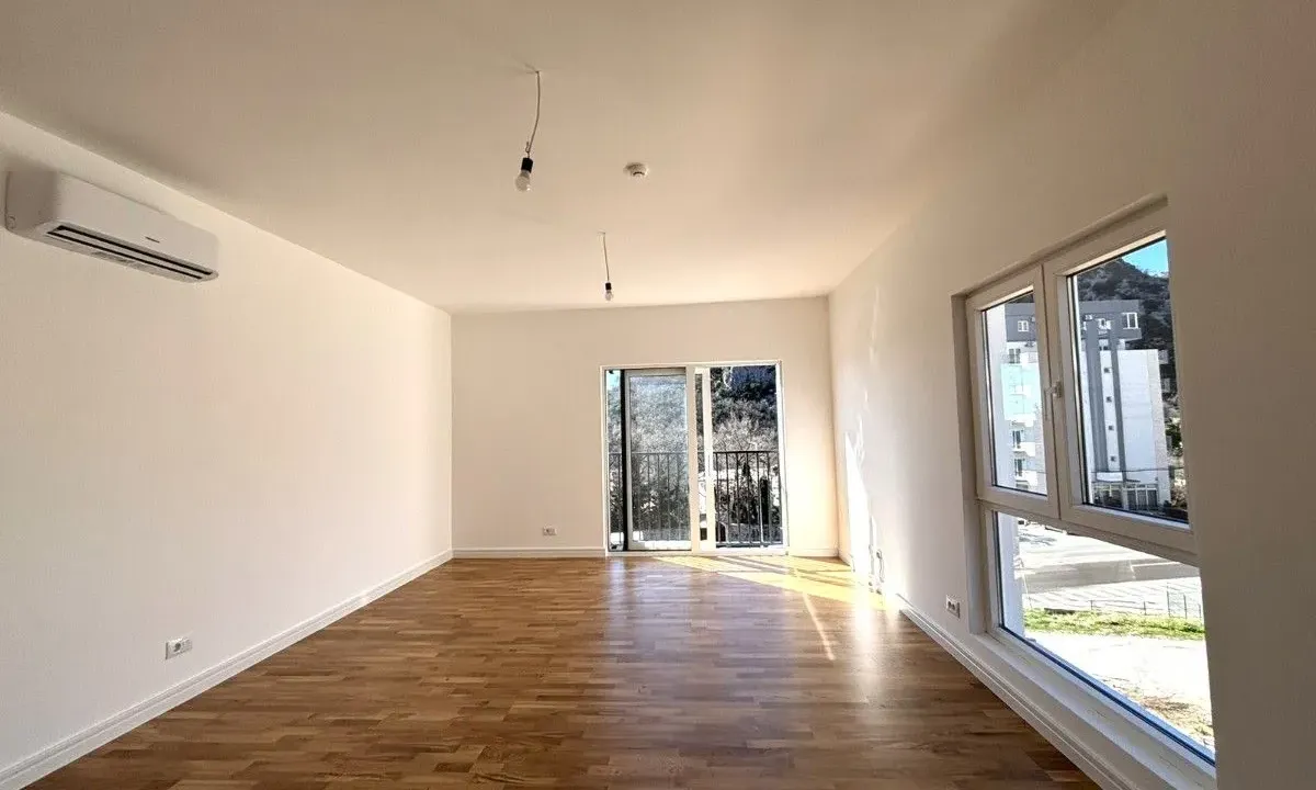 Sale, one bedroom apartment, 56m², Sutomore, Bar