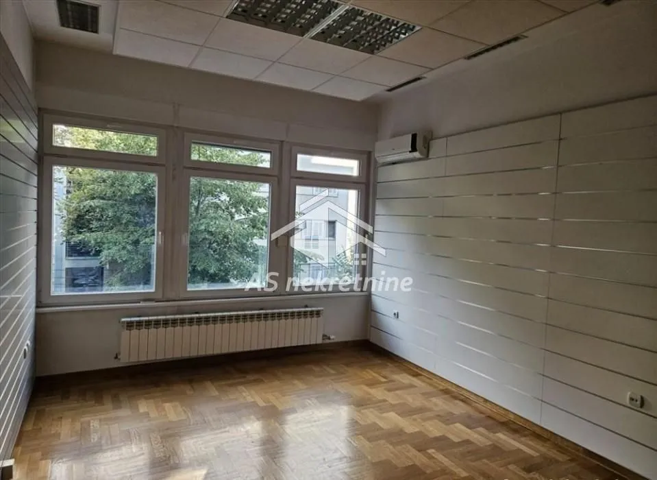 Izdavanje, četvorosoban stan, 136m², Tašmajdan, Palilula Sve Podlokacije