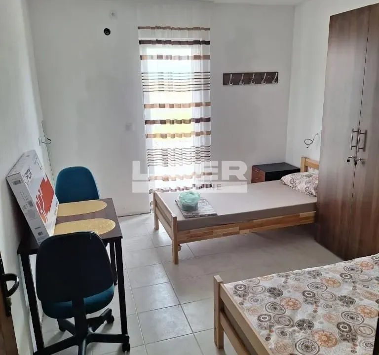 Izdavanje, kuća, 100m², Batajnica, Beograd