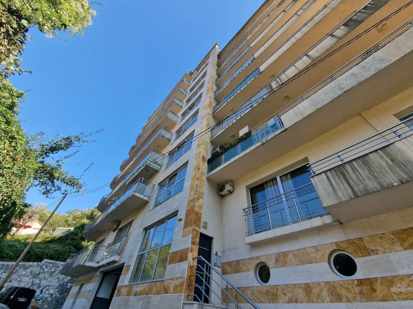 Rent, two bedroom apartment, 81m², Bečići, Budva
