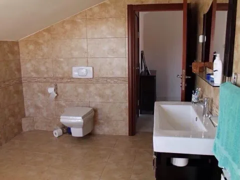 Izdavanje, kuća, 200m², Donja Gorica, Podgorica - image 12