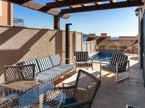 Izdavanje, kuća, 115m², Luštica Bay, Tivat - image 9