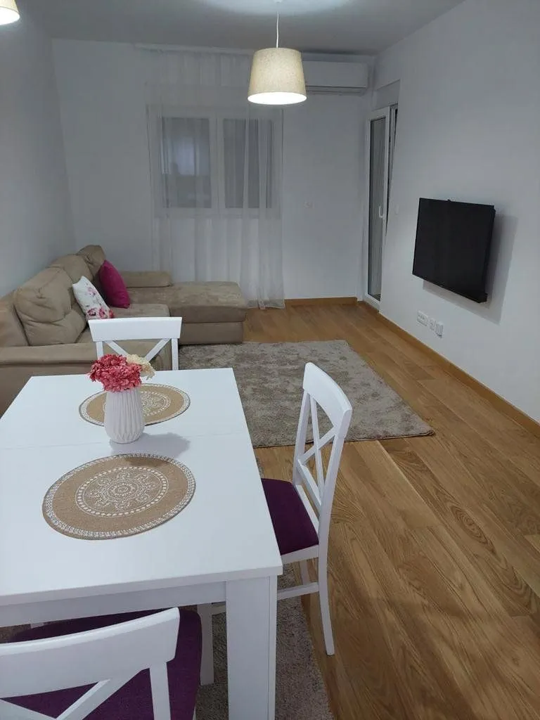 Izdavanje, jednosoban stan, 55m², City Kvart, Podgorica