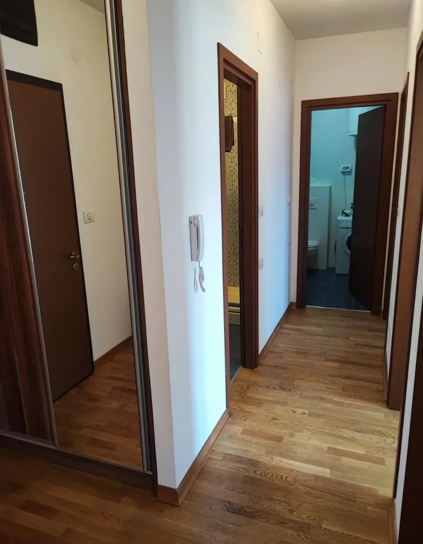Izdavanje, dvosoban stan, 75m², City Kvart, Podgorica