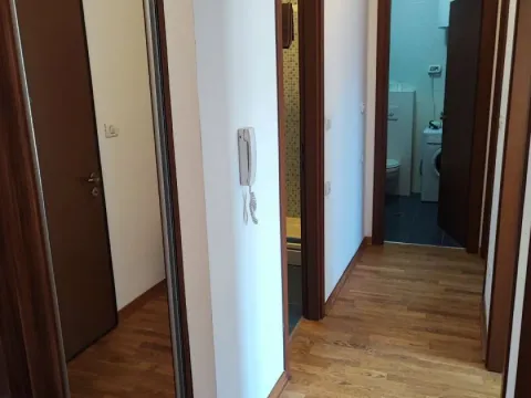Izdavanje, dvosoban stan, 75m², City Kvart, Podgorica - image 10