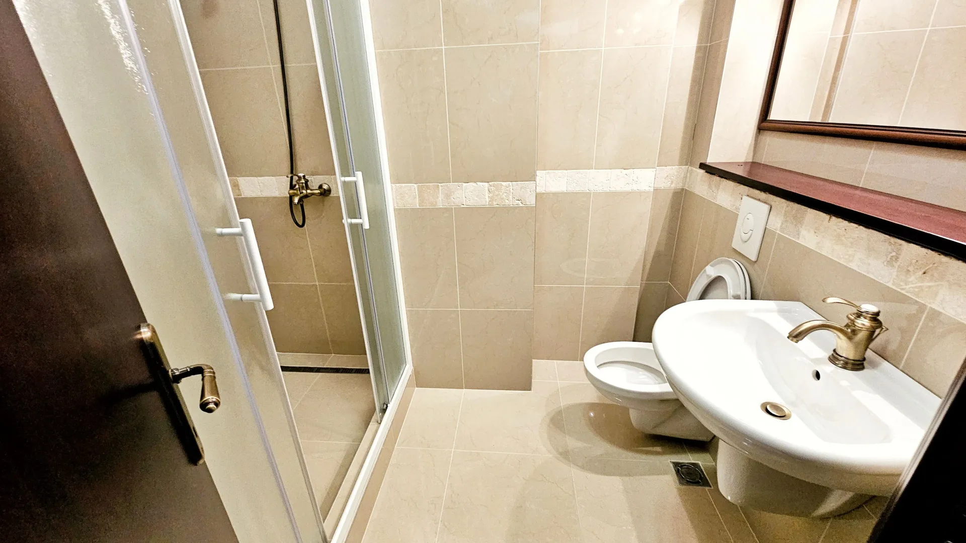 Prodaja, dvosoban stan, 103m², Kostanjica, Kotor
