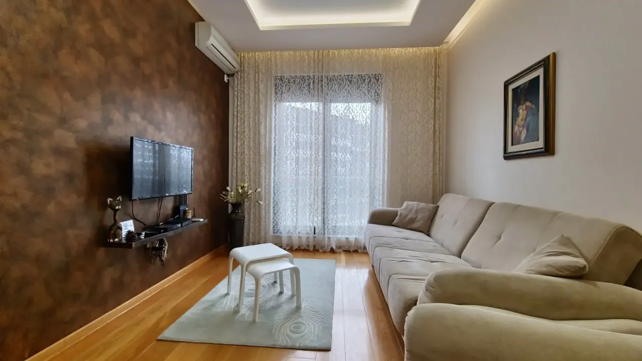 Izdavanje, jednosoban stan, 36m², Budva, Crna Gora