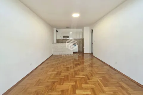 Rent, one bedroom apartment, 60m², Stari Aerodrom, Podgorica - image 2