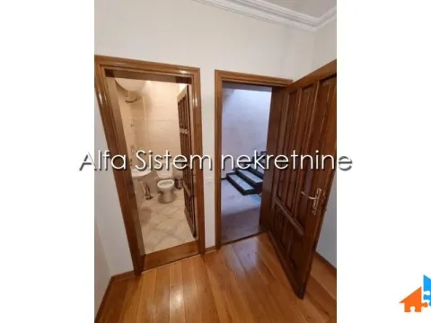 Izdavanje, četvorosoban stan, 120m², Savski Venac, Beograd - image 13