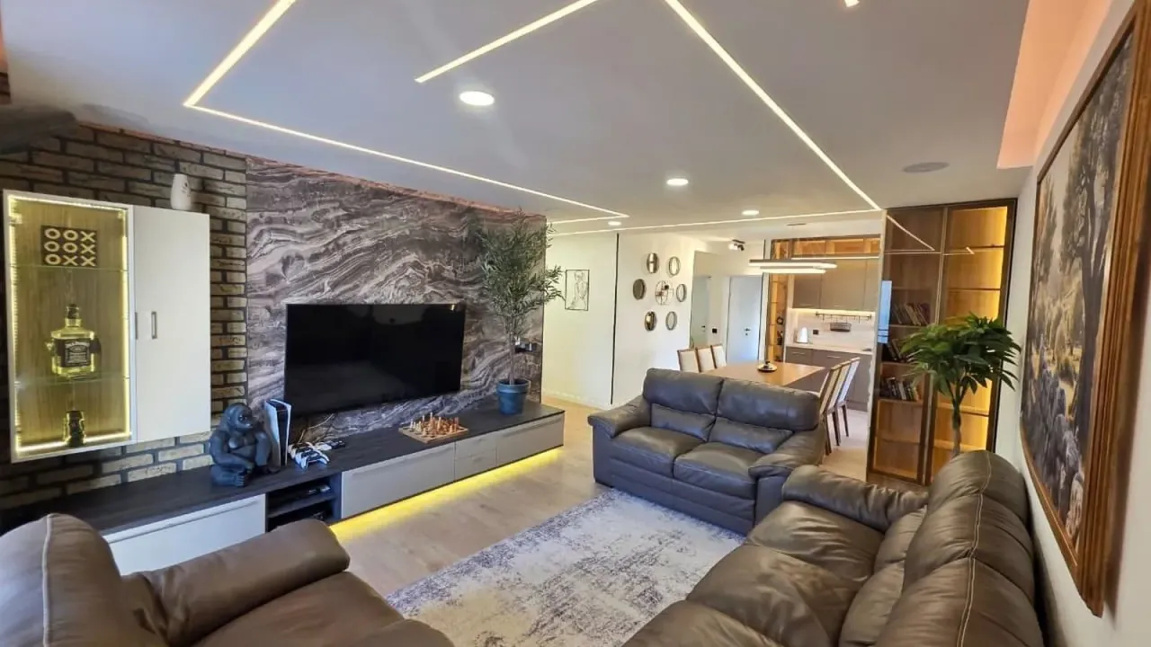 Sale, four bedroom apartment, 107m², Bečići, Budva