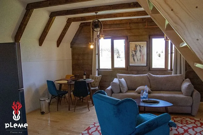 Prodaja, trosoban stan, 53m², Žabljak, Crna Gora