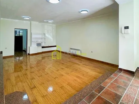Izdavanje, dvosoban stan, 91m², Gorica C, Podgorica