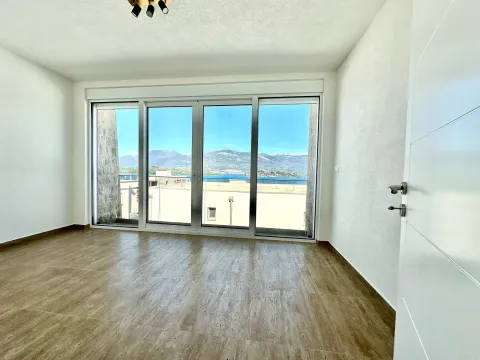 Prodaja, dvosoban stan, 75m², Đuraševići, Tivat - image 10
