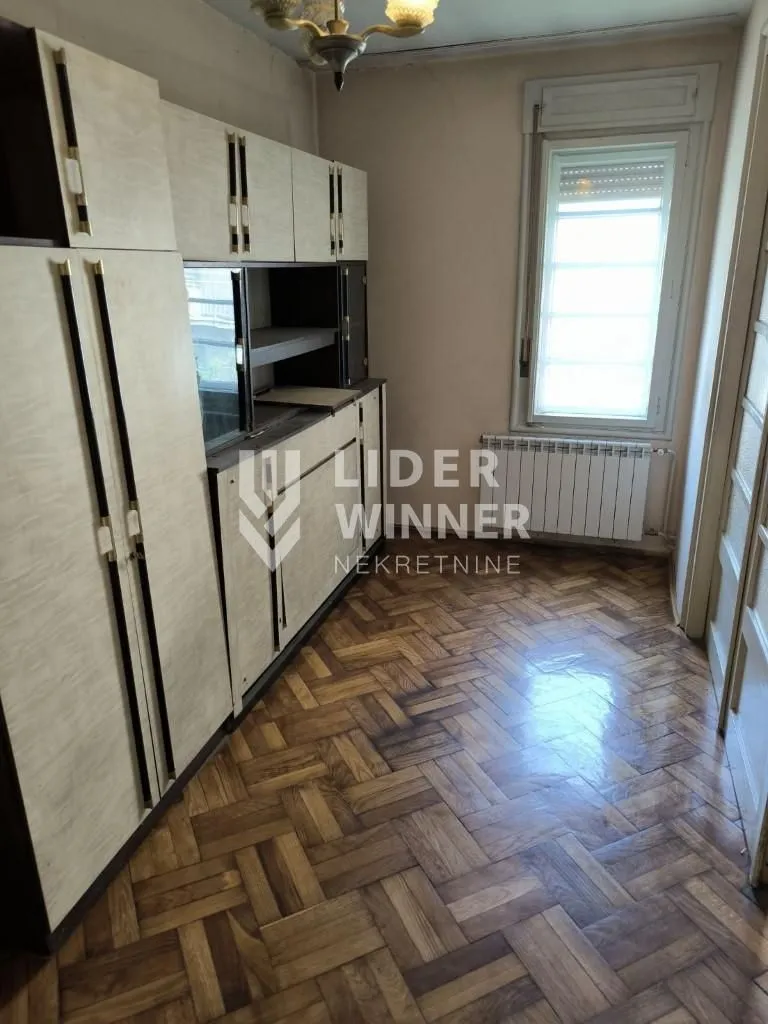 Sale, three bedroom apartment, 77m², Stari Grad, Beograd