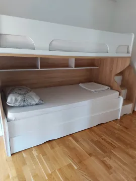 Dječiji krevet na sprat sa drvenim podom. - image 10