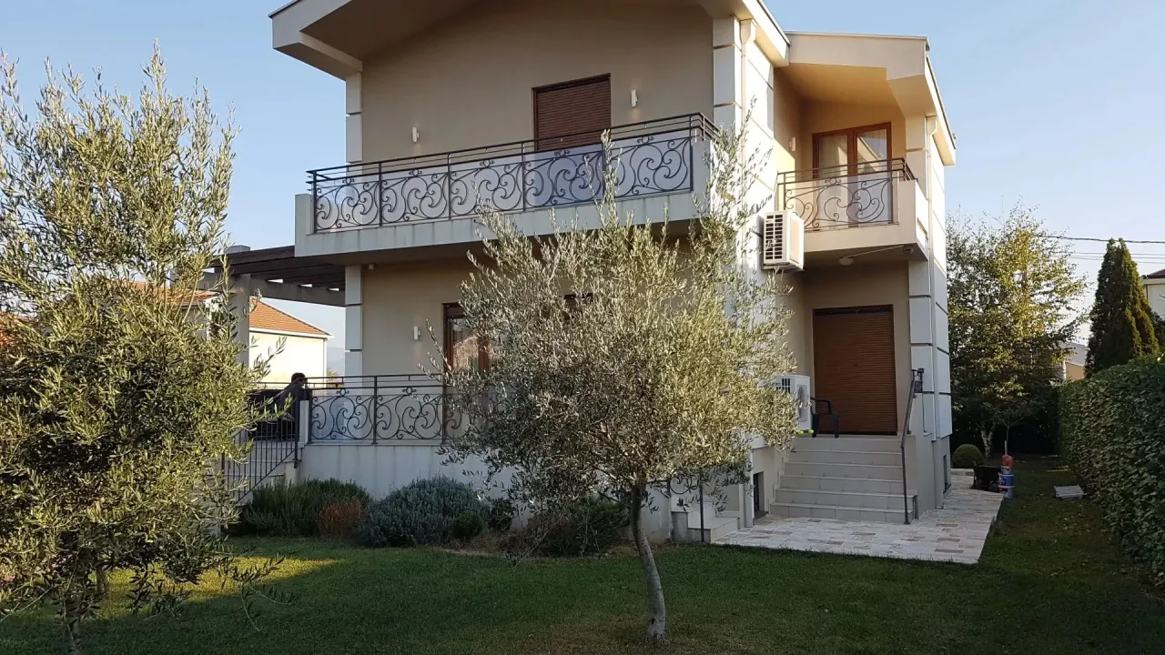 Rent, house, 262m², Zabjelo, Podgorica