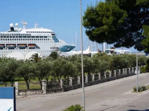 Rent, one bedroom apartment, 58m², Bar, Crna Gora - image 10